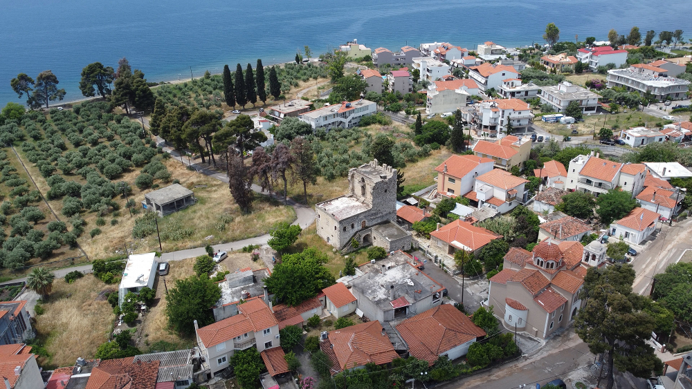 Πύργος των Ροβιών – Το Βενετσιάνικο σύμβολο της Βόρειας Εύβοιας