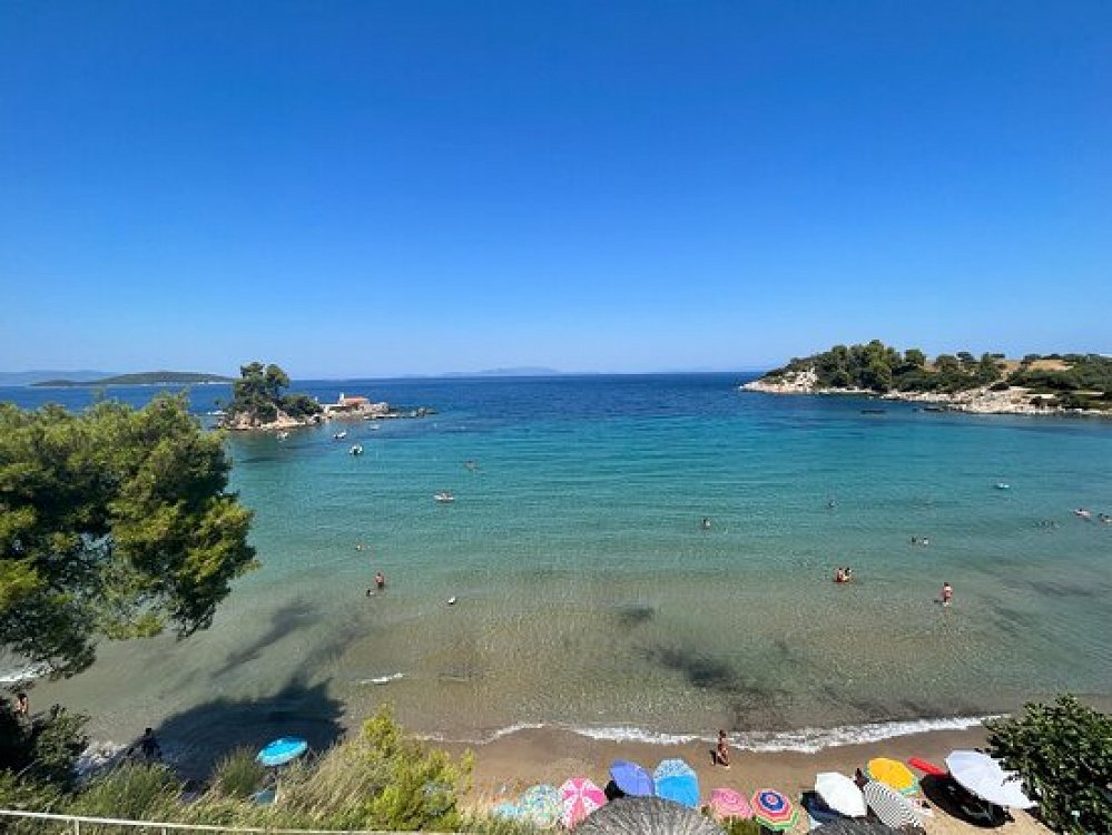 Παραλία Αγίου Νικολάου – Η ζωντανή παραλία της Αιδηψού