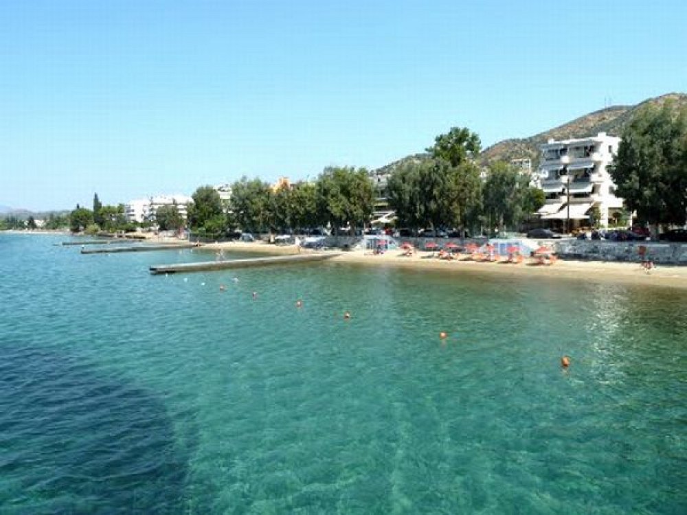 Παραλία Λουτρών Αιδηψού – Εκεί όπου η θάλασσα συναντά τα ιαματικά νερά