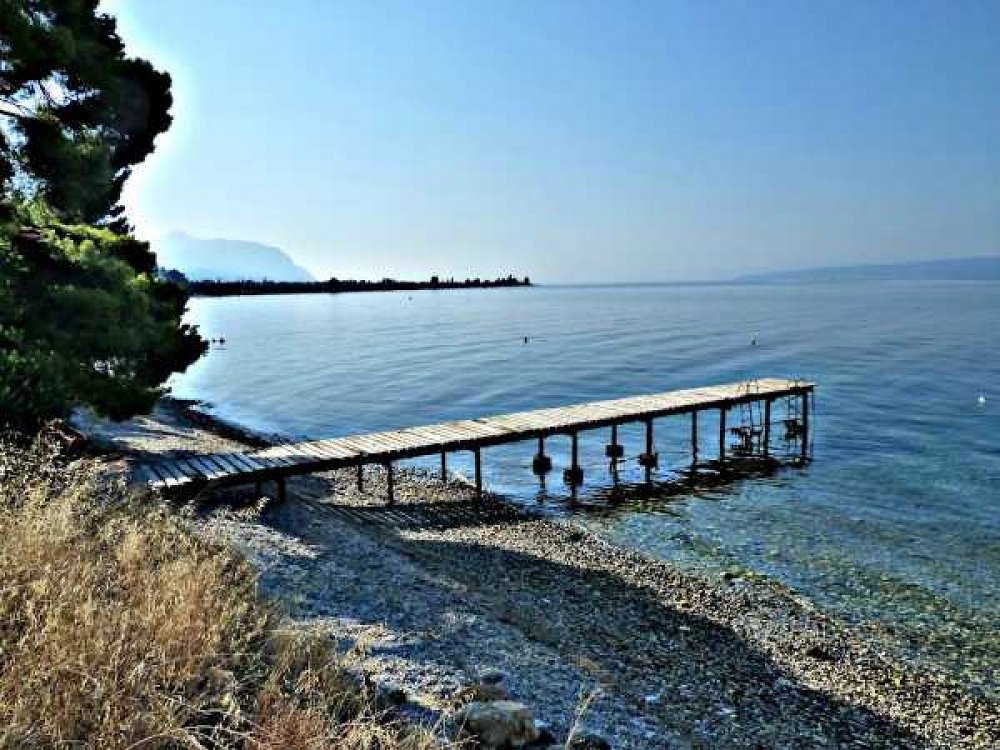 Παραλία Χρόνια – Ήσυχη ομορφιά στη Βόρεια Εύβοια