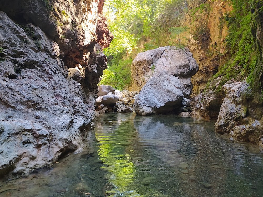 Φαράγγι Μπολοβίναινας (Νηλέα) – Το εντυπωσιακό φαράγγι της Αγίας Άννας στη Βόρεια Εύβοια